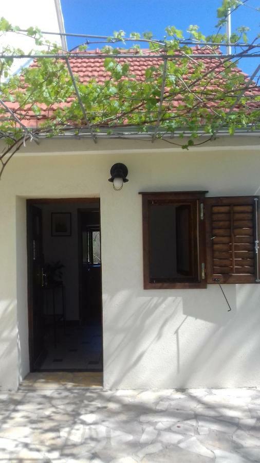 Family Friendly Holiday Home "Ana" Šibenik Exteriör bild