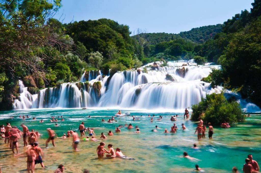 Family Friendly Holiday Home "Ana" Šibenik Exteriör bild